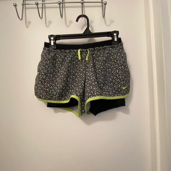 Athletic shorts - Picture 1 of 1